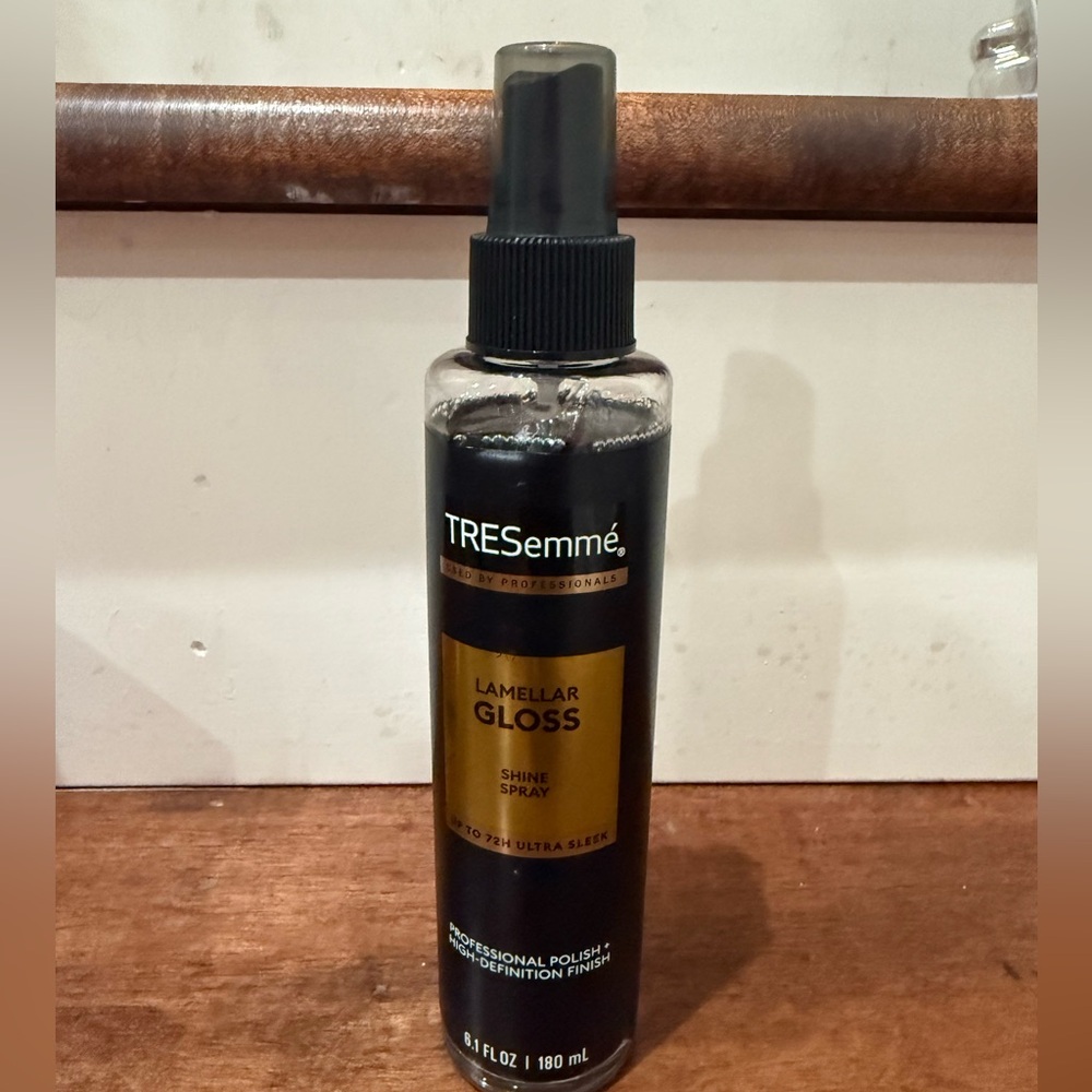 NWT TRESemmé Lamellar Gloss Shine Spray professional polish 6.1 FL. OZ.